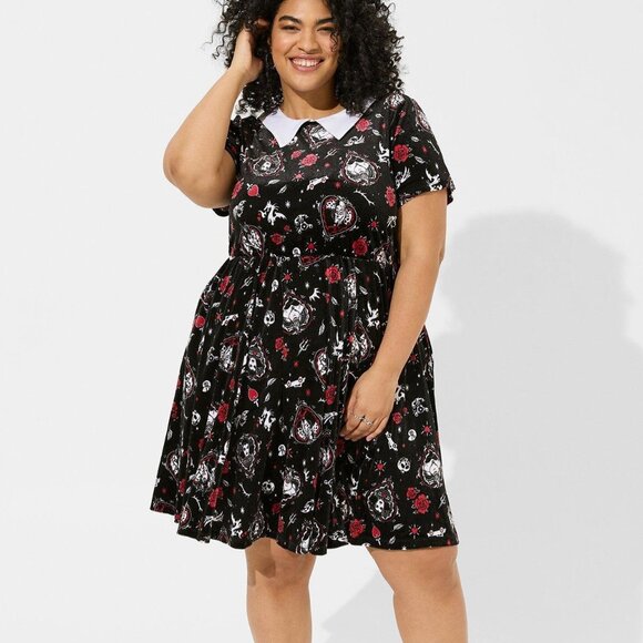 ❤️NWT VINTAGE TORRID DISNEY VILLAINS POCKETS SKATER DRESS - STRETCH VELVET - Picture 1 of 16